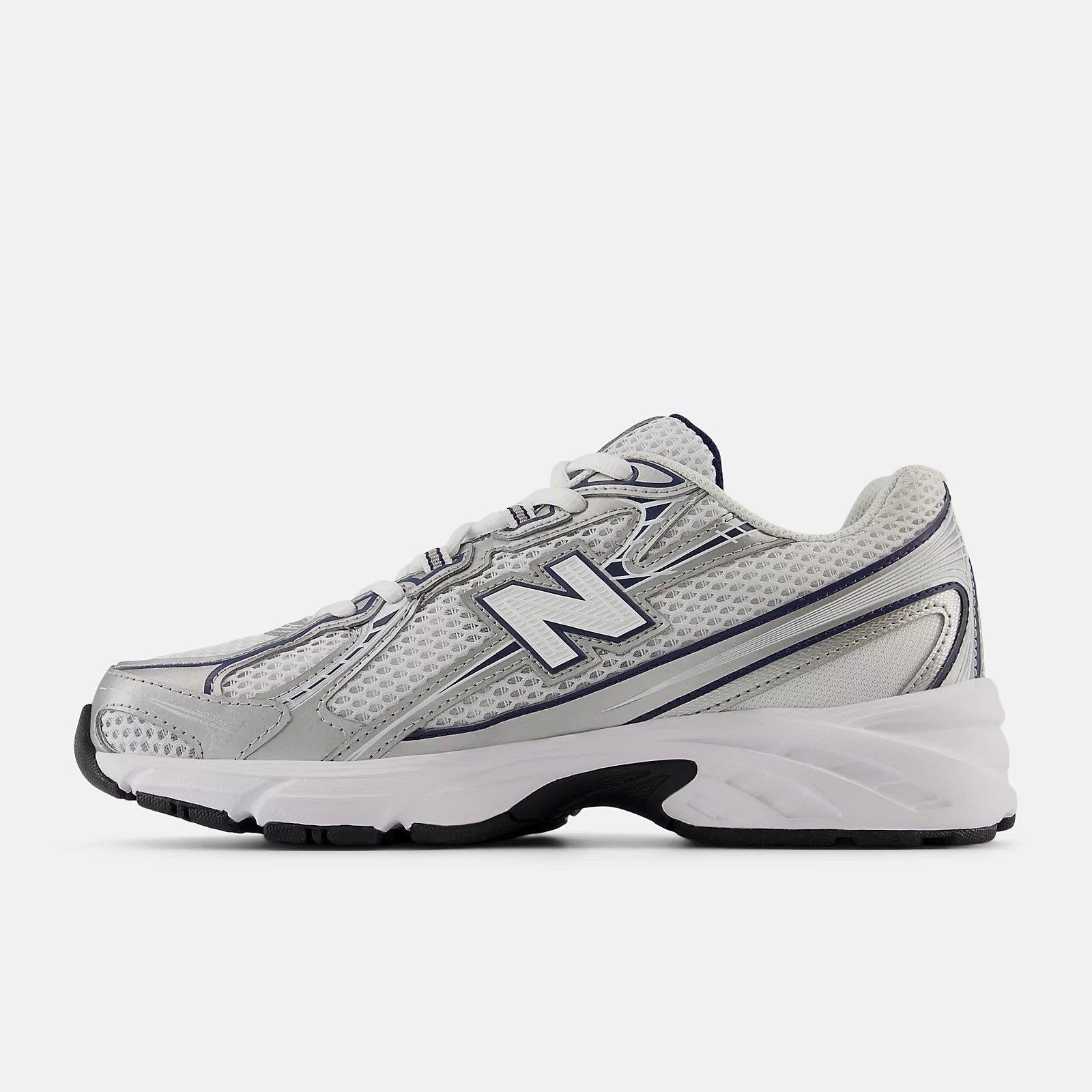 Women’s New Balance 740 Retro Trainers