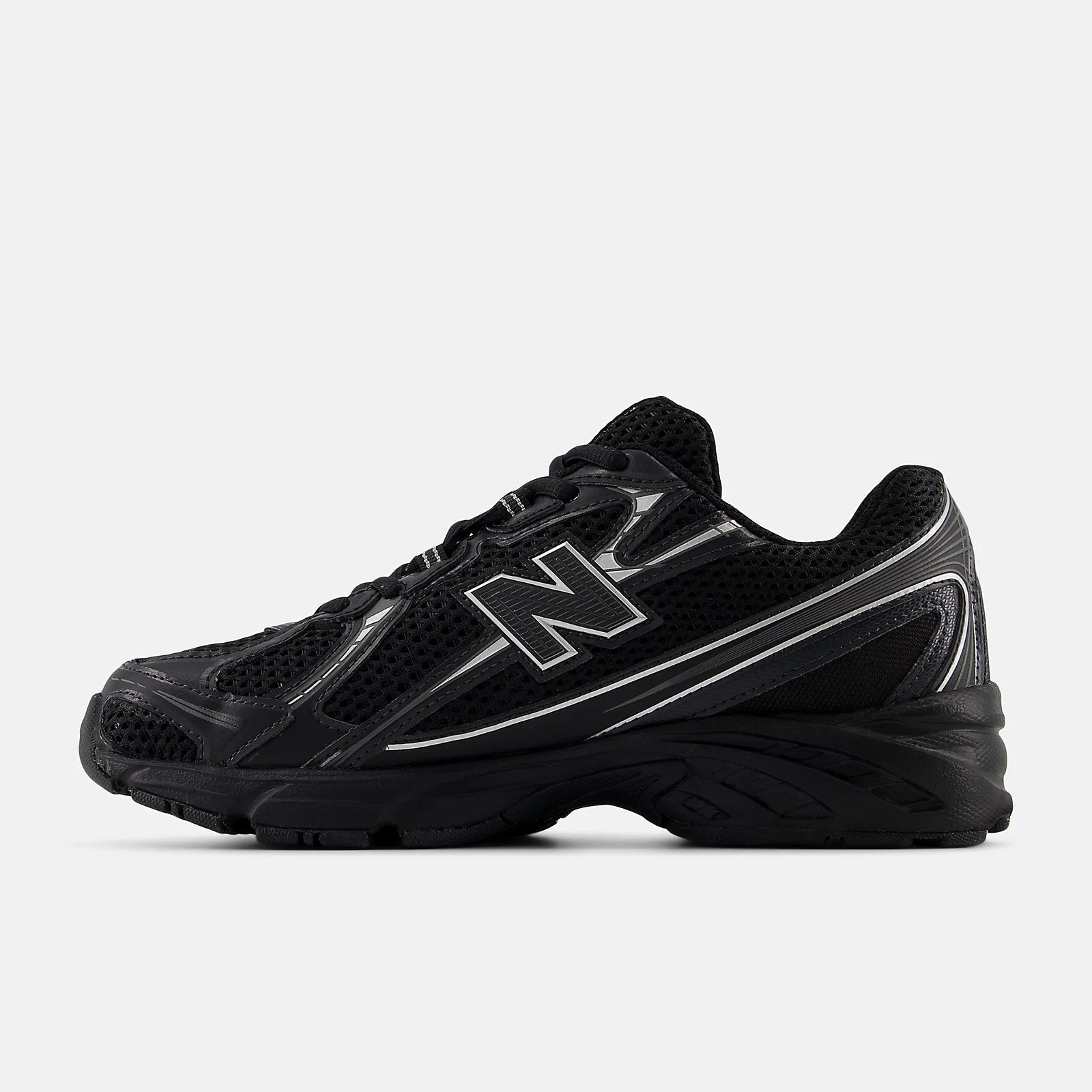 Women’s New Balance 740 Retro Trainers