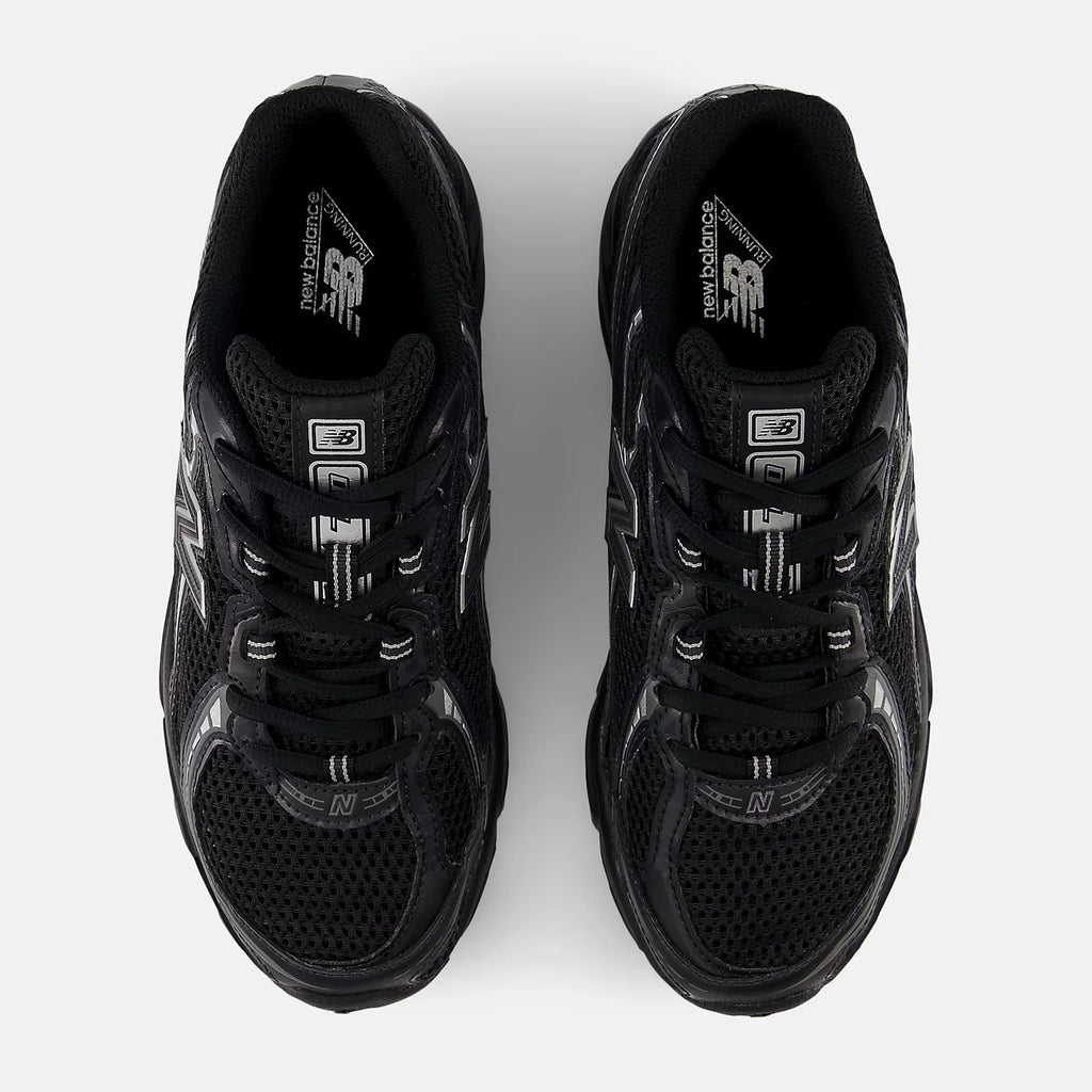 Women’s New Balance 740 Retro Trainers