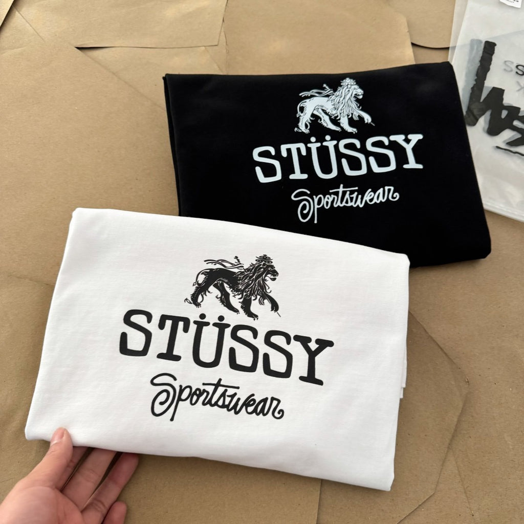 Streetwear Stussy Lion Crest Graphic T-Shirt